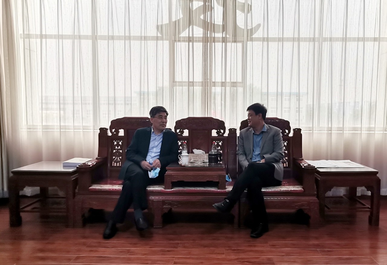 濰坊市財(cái)政局黨組書記、局長王金祥一行到龍港硅業(yè)公司調(diào)研